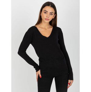 ČERNÝ SVETR S KAPSAMI VI-SW-20282.32-BLACK Velikost: ONE SIZE