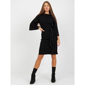 ČERNÉ TEPLÉ MINI ŠATY S PÁSKEM TW-SK-BL-1004.44P-BLACK Velikost: L