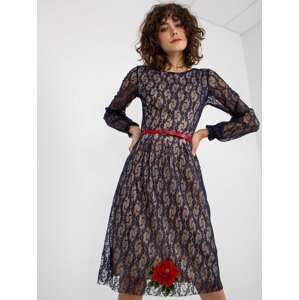 ELEGANTNÍ ŠATY Z MODRÉ KRAJKY -LK-SK-507018.60P-NAVY Velikost: 42