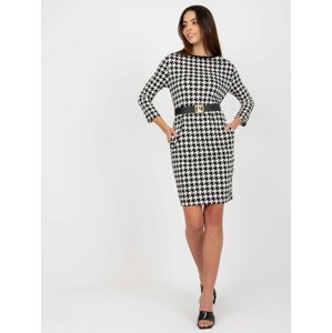 ČERNO-BÍLÉ MINI ŠATY SE VZOREM A PÁSKEM TW-SK-BL-1007.32P-BLACK-WHITE Velikost: XL