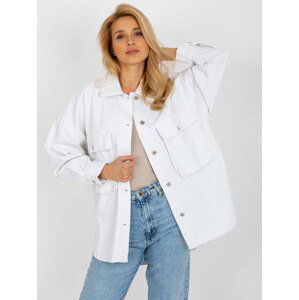 BÍLÁ OVERSIZE KOŠILE S KAPSAMI LK-KS-LV8028.18P-WHITE Velikost: S