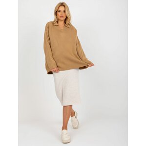 SVĚTLE HNĚDÝ JEDNOBAREVNÝ VOLNÝ SVETR LC-SW-2261.00P-CAMEL Velikost: ONE SIZE