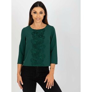 TMAVĚ ZELENÁ HALENKA S KRAJKOVOU APLIKACÍ A 3/4 RUKÁVEM LK-BZ-506522.07-DARK GREEN Velikost: 40