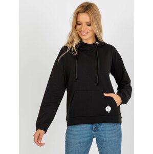 ČERNÁ MIKINA S KAPUCÍ A KLOKANÍ KAPSOU RV-BL-8655.00P-BLACK Velikost: S/M