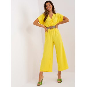 ŽLUTÝ ELEGANTNÍ OVERAL SE ŠIROKÝMI NOHAVICEMI A KRÁTKÝM RUKÁVEM DHJ-KO-5126.54-YELLOW Velikost: ONE SIZE