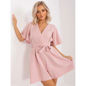 SVĚTLE RŮŽOVÝ KRÁTKÝ ELEGANTNÍ OVERAL CHA-KO-0486-1.03X-LIGHT PINK Velikost: S/M