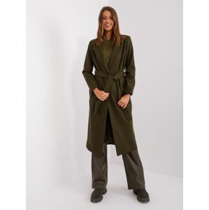 TMAVÝ KHAKI DLOUHÝ KABÁT S PÁSKEM TW-PL-BI-5312-1.31-KHAKI Velikost: S