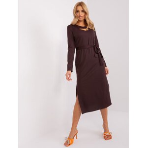 TMAVĚ HNĚDÉ MIDI ŠATY S PÁSKEM LK-SK-509447.75P-DARK BROWN Velikost: S/M