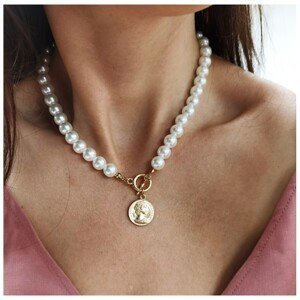 UMĚLÝ perlový náhrdelník s mincí N717