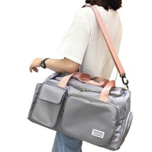 Prostorná cestovní taška do posilovny, šedá, nepromokavý nylon, 45x29 cm