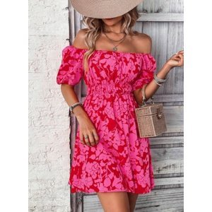 Růžové vzorované šaty