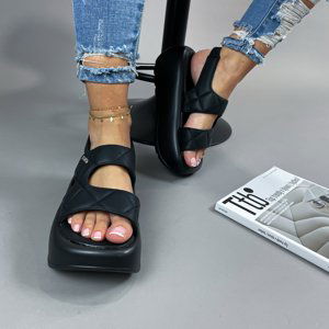 Černé  sandále