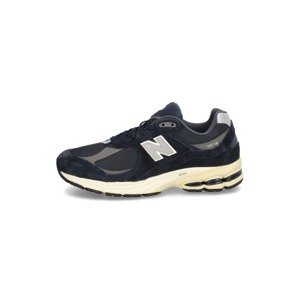 New Balance M2002