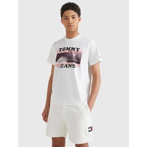 Tommy Jeans pánské bílé triko CONCEPT PHOTOPRINT - M (YBR)