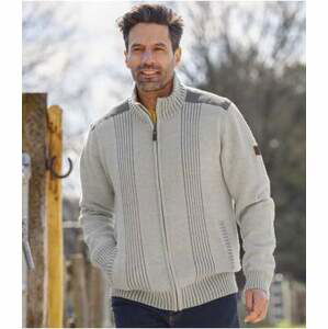 Pletený svetr v neformálním stylu