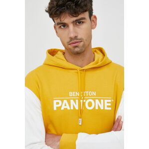 Bavlněná mikina United Colors of Benetton X Pantone pánská, žlutá barva, s kapucí, vzorovaná