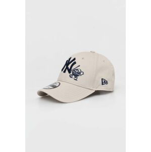 Bavlněná baseballová čepice New Era NEW YORK YANKEES béžová barva, s aplikací