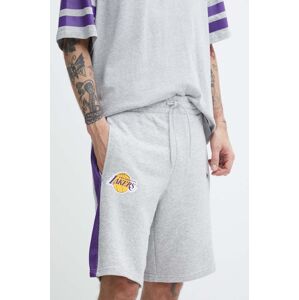 Kraťasy New Era LOS ANGELES LAKERS pánské, šedá barva