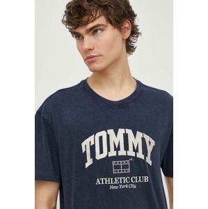 Bavlněné tričko Tommy Jeans tmavomodrá barva, s aplikací, DM0DM18557