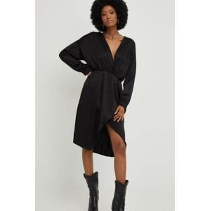Šaty Answear Lab X limitovaná kolekce SISTERHOOD černá barva, mini, oversize