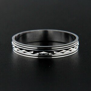 Stříbrný prsten 13832