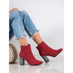 Pohodlné dámské červené  kotníčkové boty na širokém podpatku