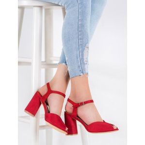 Stylové  sandály dámské červené na širokém podpatku