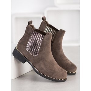 Trendy dámské hnědé  kotníčkové boty na plochém podpatku