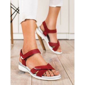 Klasické červené  sandály dámské bez podpatku