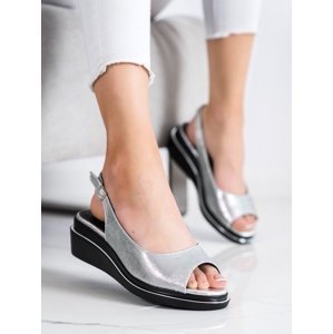 Jedinečné  sandály dámské šedo-stříbrné na klínku