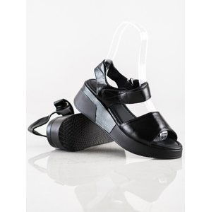 Módní dámské černé  sandály bez podpatku