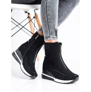 Trendy dámské černé  kotníčkové boty na klínku