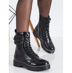 Praktické černé  kotníčkové boty dámské na plochém podpatku