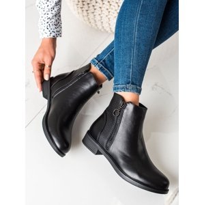 Klasické  kotníčkové boty černé dámské na plochém podpatku