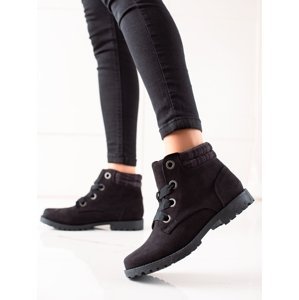 Designové černé dámské  kotníčkové boty na plochém podpatku