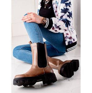 Praktické dámské hnědé  kotníčkové boty na plochém podpatku