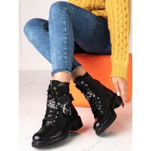 Módní černé dámské  kotníčkové boty na plochém podpatku