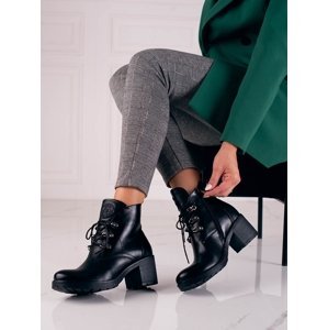 Módní  kotníčkové boty černé dámské na širokém podpatku