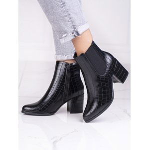 Módní dámské  kotníčkové boty černé na širokém podpatku