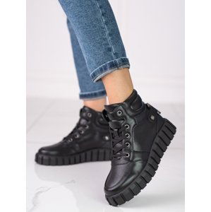 Módní  kotníčkové boty dámské černé bez podpatku