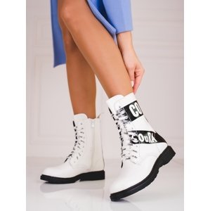 Exkluzívní bílé dámské  kotníčkové boty na plochém podpatku