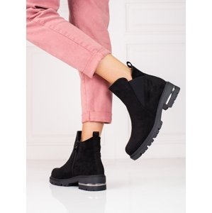 Pohodlné černé dámské  kotníčkové boty na širokém podpatku