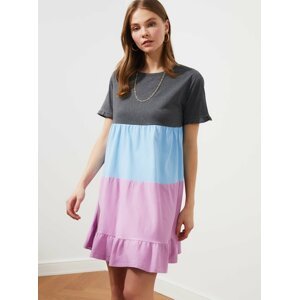 Šedo-fialové šaty s volány Trendyol