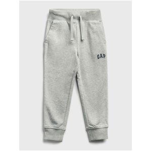 Šedé klučičí dětské tepláky GAP Logo fit tech joggers