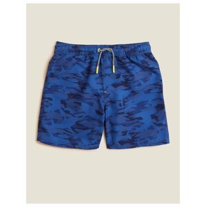 Maskáčové plavecké šortky se žralokem (6–16 let) Marks & Spencer modrá