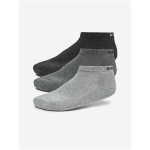 Sada tří párů pánských ponožek v šedé a černé barvě Oakley