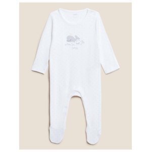 Kombinéza na spaní ze směsi bavlny s nápisem „Born In 2020“ (2,3 kg – 12 měsíců) Marks & Spencer bílá