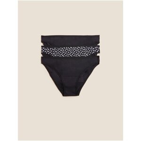 Balení tří kusů černých dámských menstruačních kalhotek bikini střihu s mírnou savostí Marks & Spencer