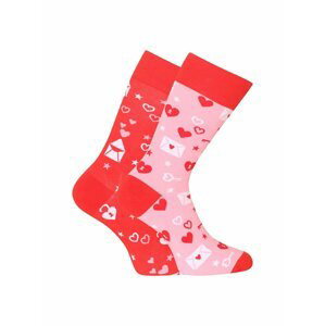 Růžovo-červené unisex veselé ponožky Dedoles Milostné dopisy