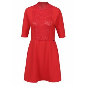 Červené šaty s krátkým rukávem a krajkovým detailem Rich & Royal